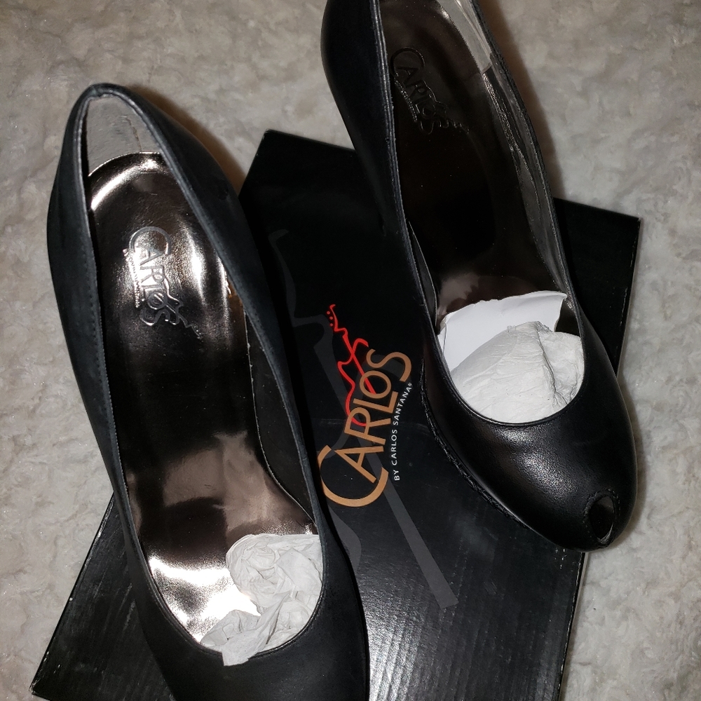 Black peeptoe platform pump